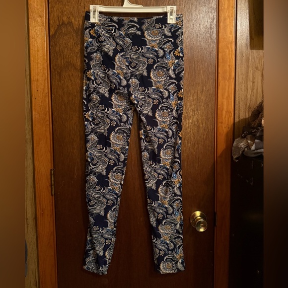 Coco + Carmen Blue and Gold Paisley Skinny leggings - Picture 3 of 4